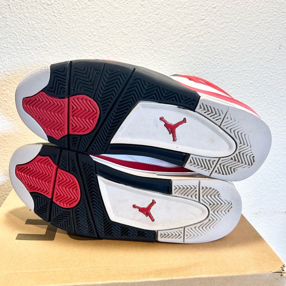 Jordan 4 Retro Red Cement size 9 DH6927-161 2023 PRE-OWNED - Picture 7 of 9